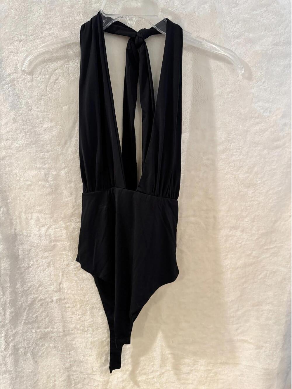 Princess Polly Two Summers Plunge Neck Bodysuit Halter black Size US 6